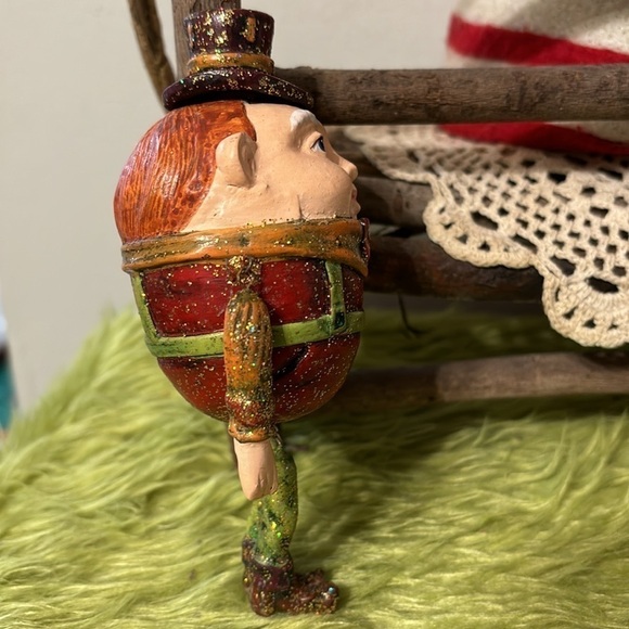 HUMPTY DUMPTEY JOINTED GLITTERY CHRISTMAS ORNAMENT - Picture 10 of 11